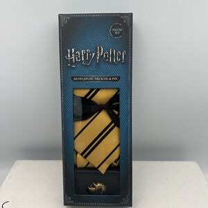 Harry Potter Men's Yellow/Navy‎ Hufflepuff Tie And Pin Deluxe Set NEW IN BOX